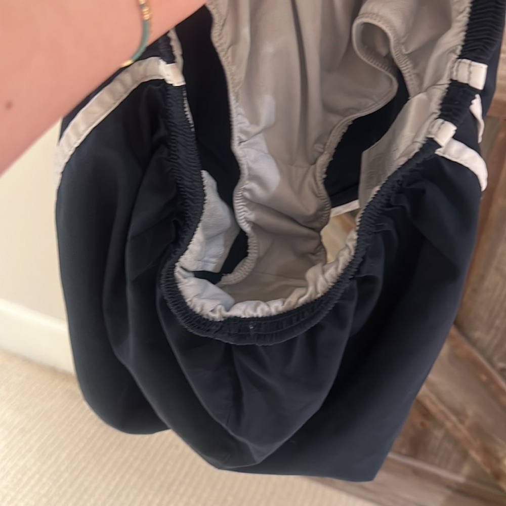Nike Women’s DriFit Tempo Running Shorts - Picture 3 of 4